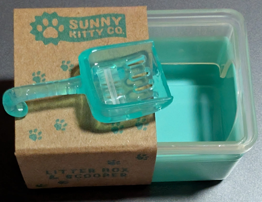 Litter box and scooper