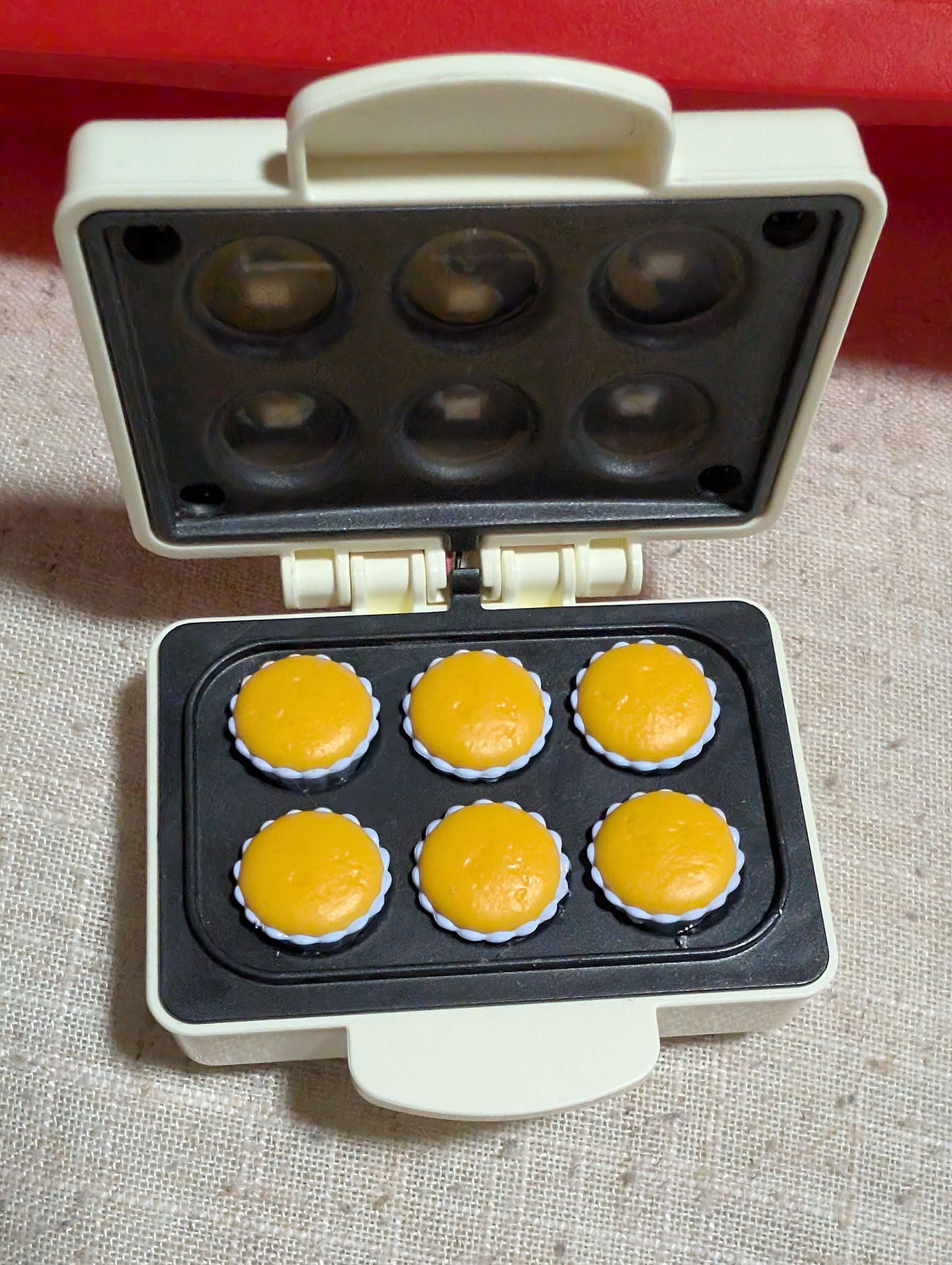Magic kitchen muffin maker