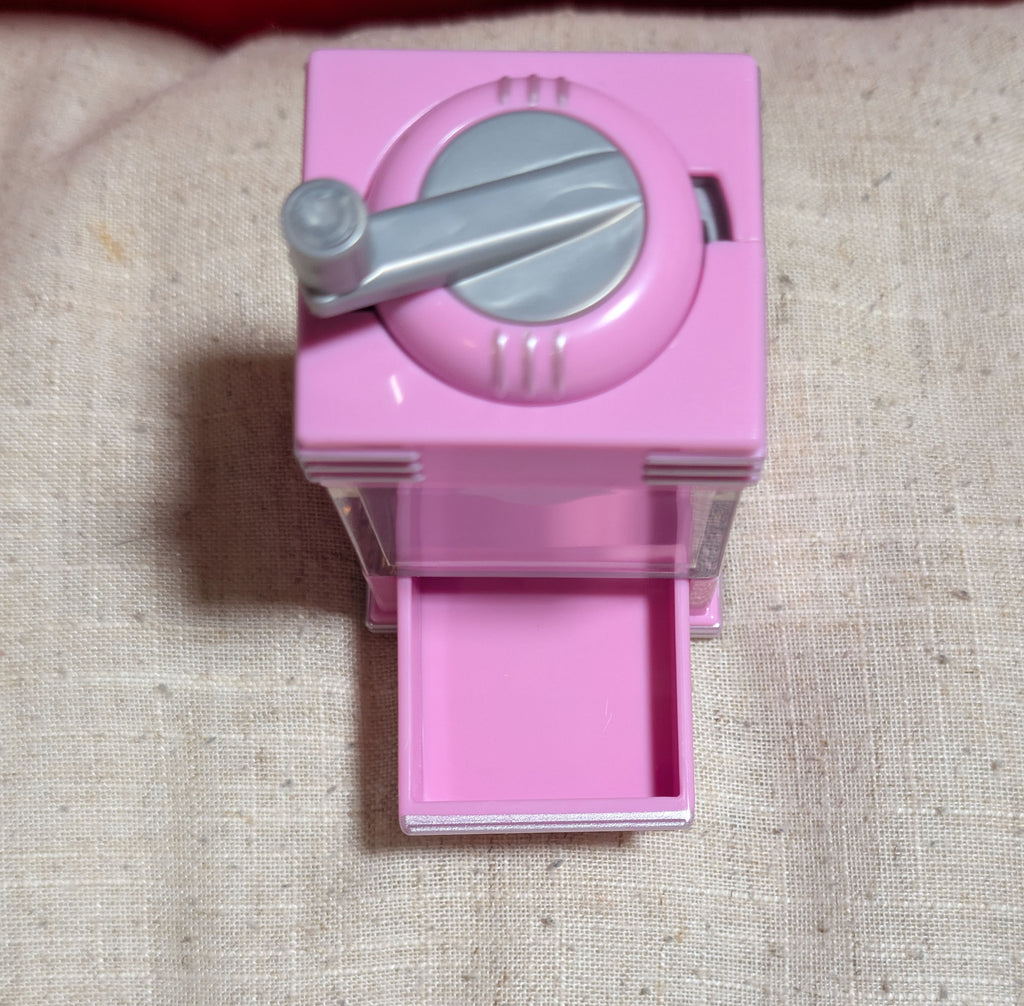 Snow cone machine