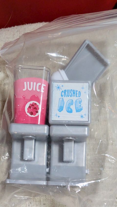 Juice and ice dispenser