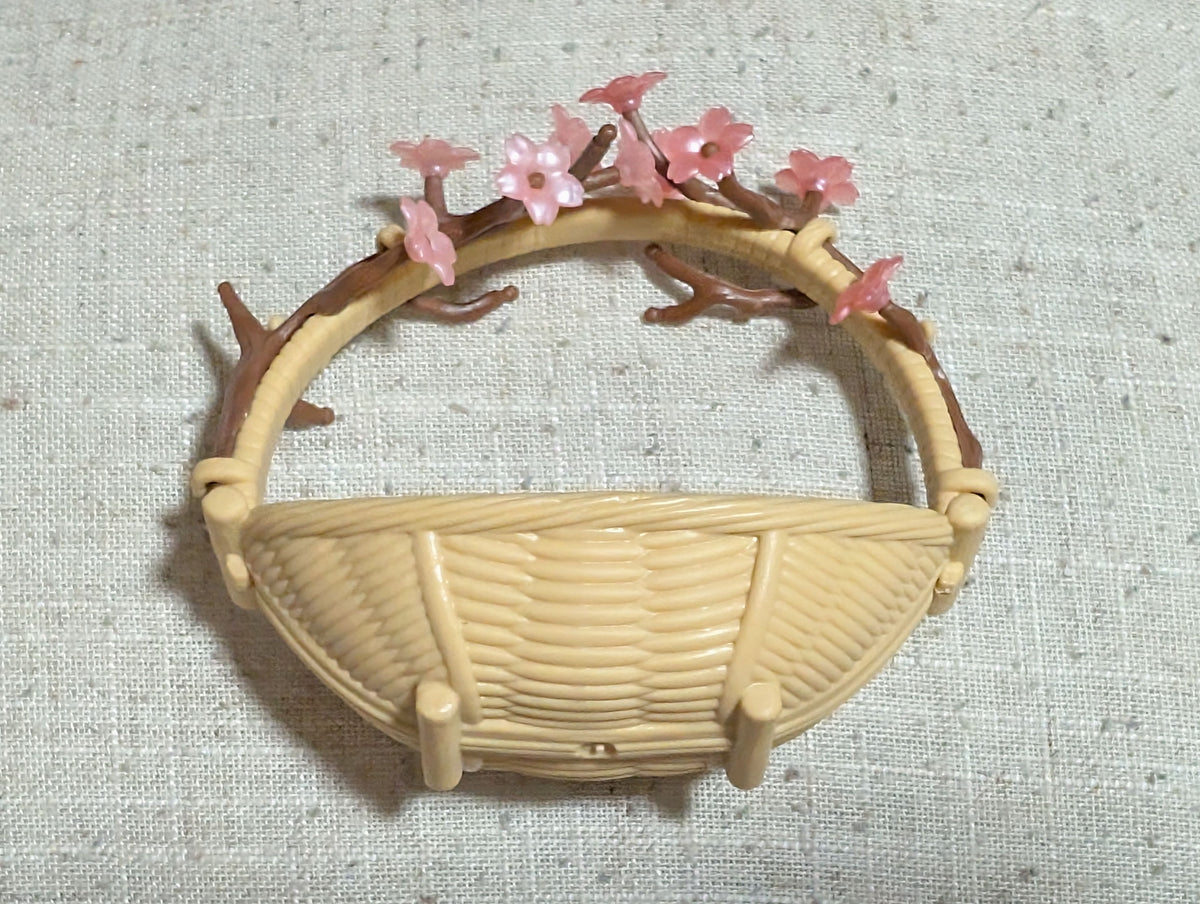 Wicker baby basket